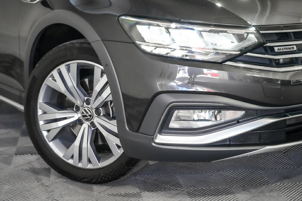 Volkswagen Passat image 2