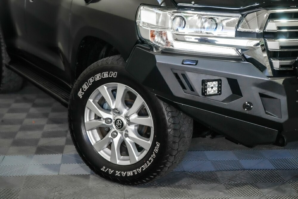 Toyota Landcruiser image 2