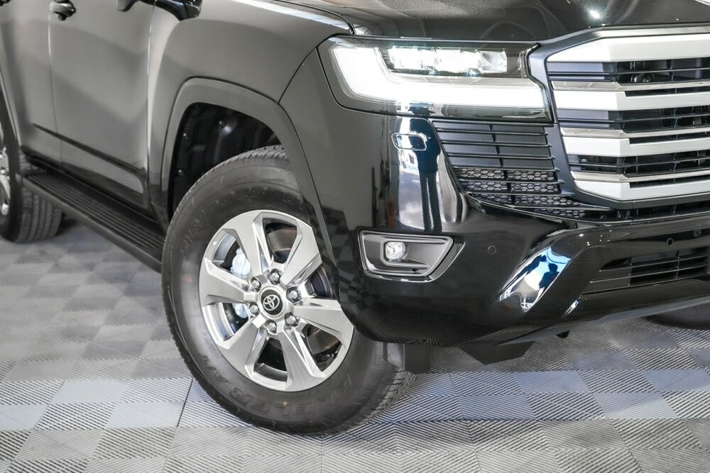 Toyota Landcruiser image 2