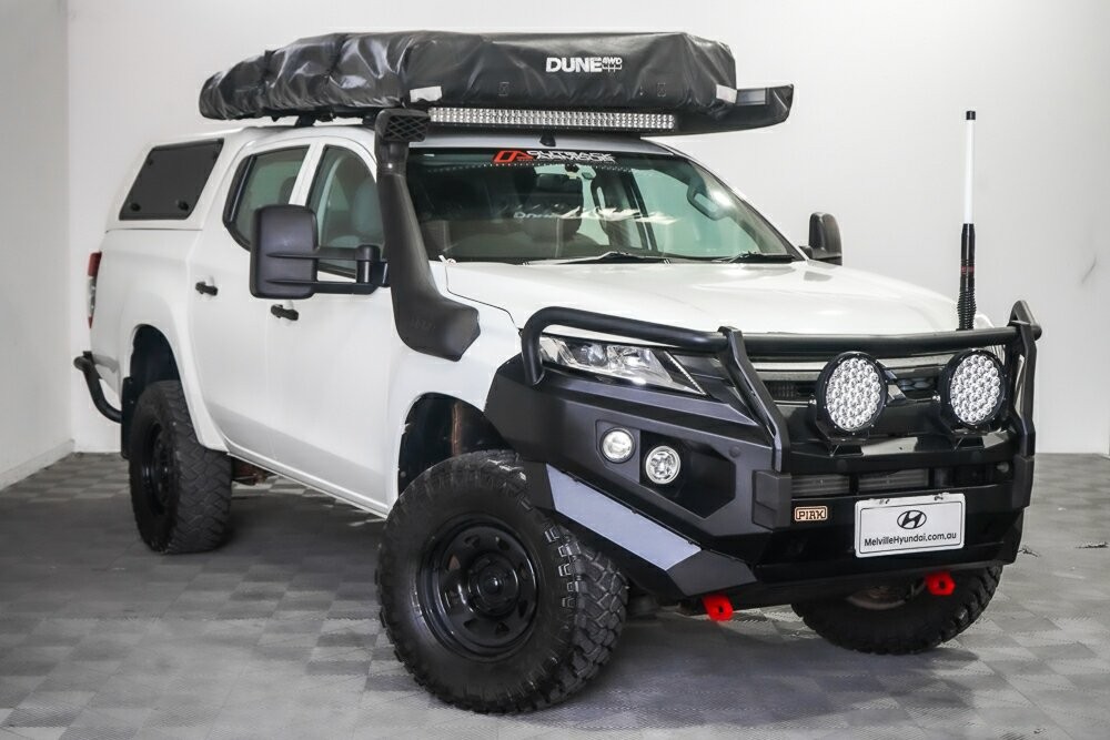 Mitsubishi Triton image 1