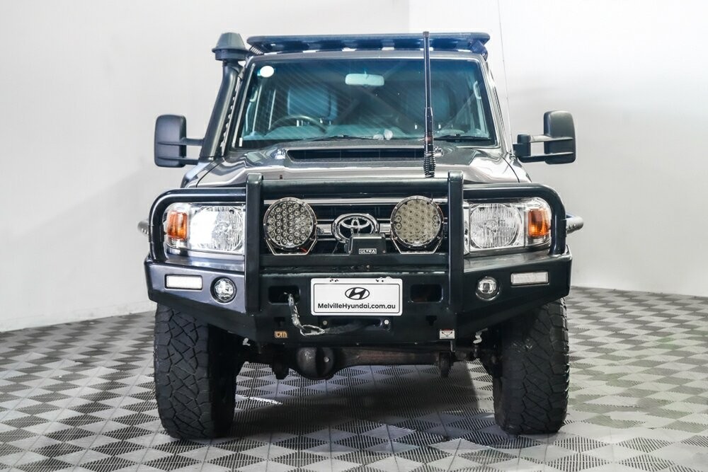 Toyota Landcruiser image 2