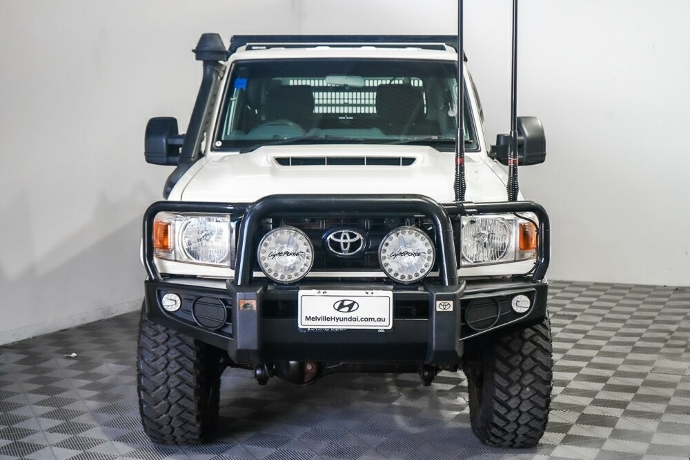 Toyota Landcruiser image 3