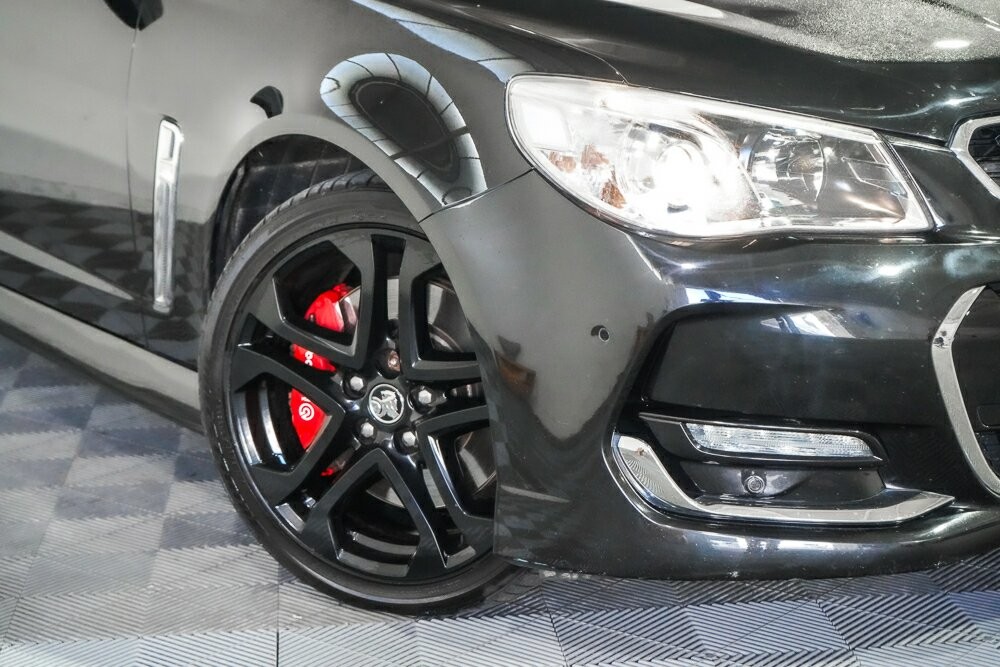 Holden Commodore image 2