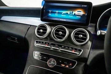 https://vehicle-cdn.autoleague.cloud/17009_11018302_15.jpg