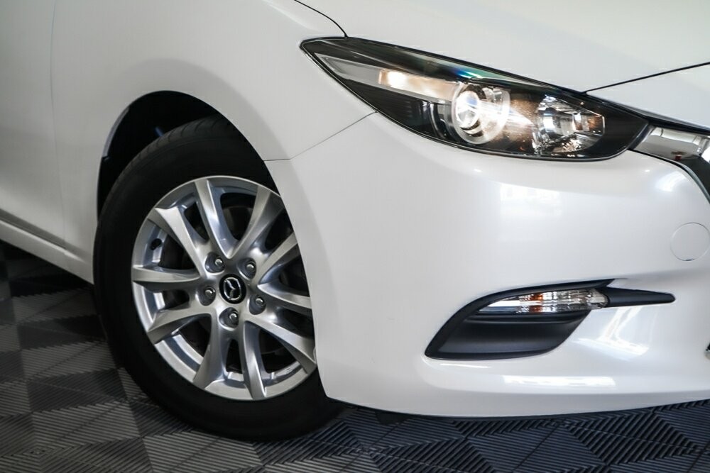Mazda 3 image 2