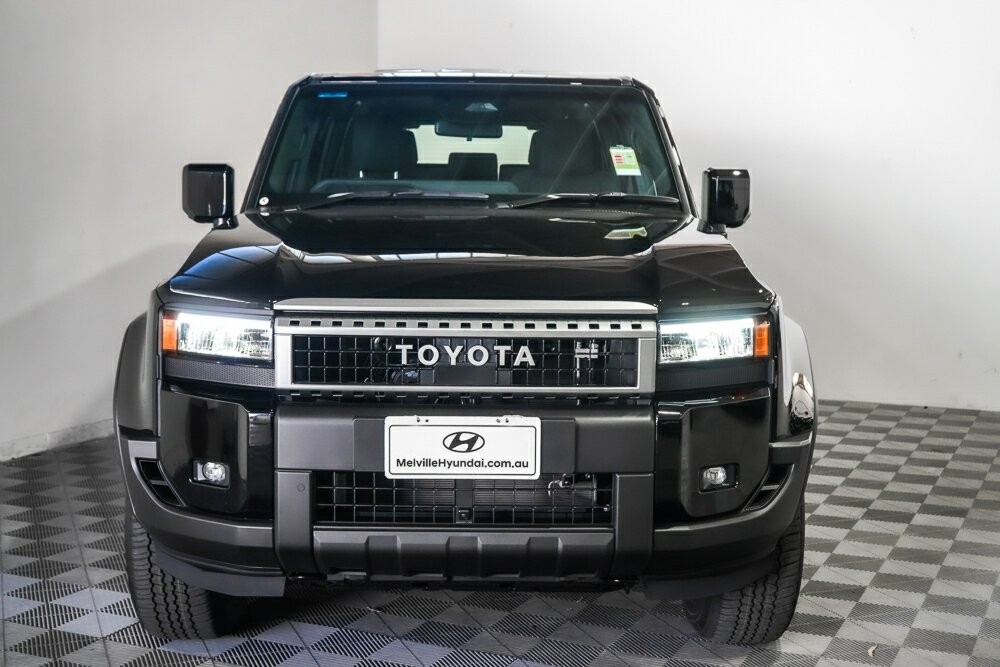 Toyota Landcruiser Prado image 3
