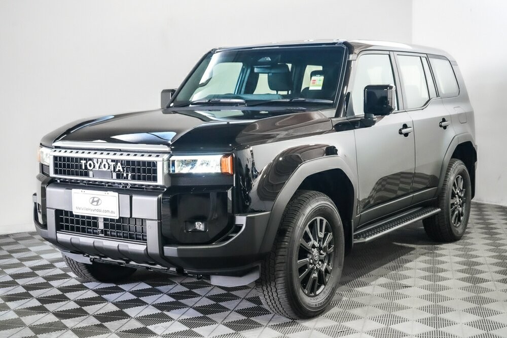 Toyota Landcruiser Prado image 4