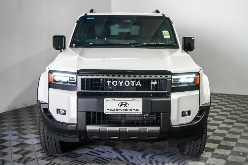 Toyota Landcruiser Prado image 3