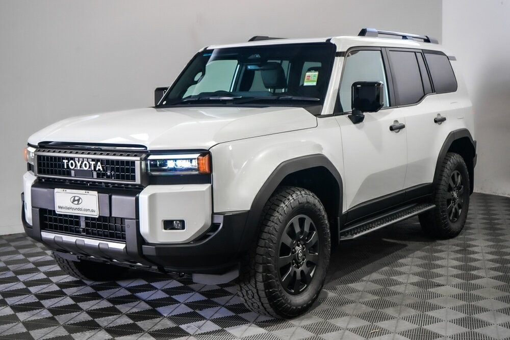 Toyota Landcruiser Prado image 4