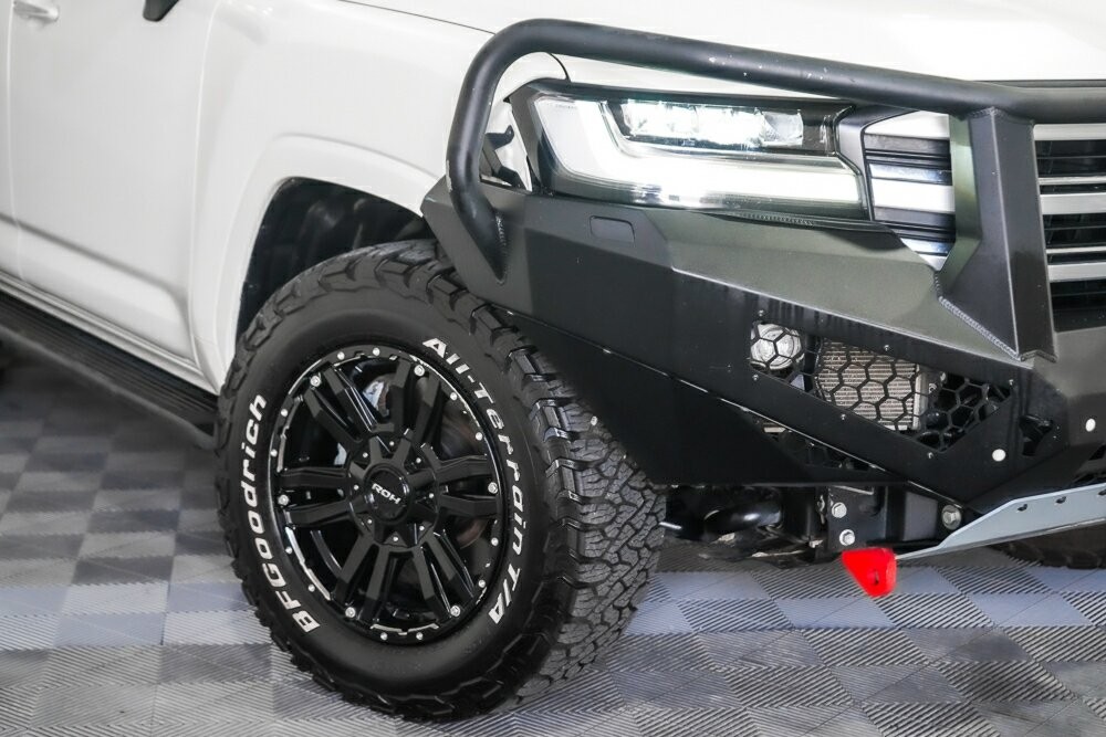 Toyota Landcruiser image 2