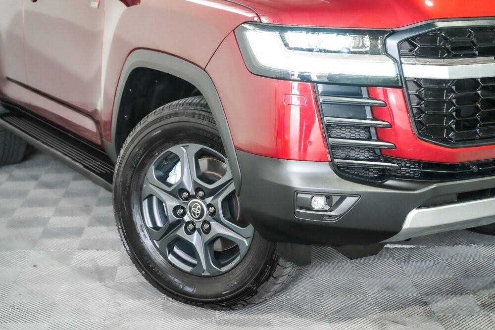 Toyota Landcruiser image 2