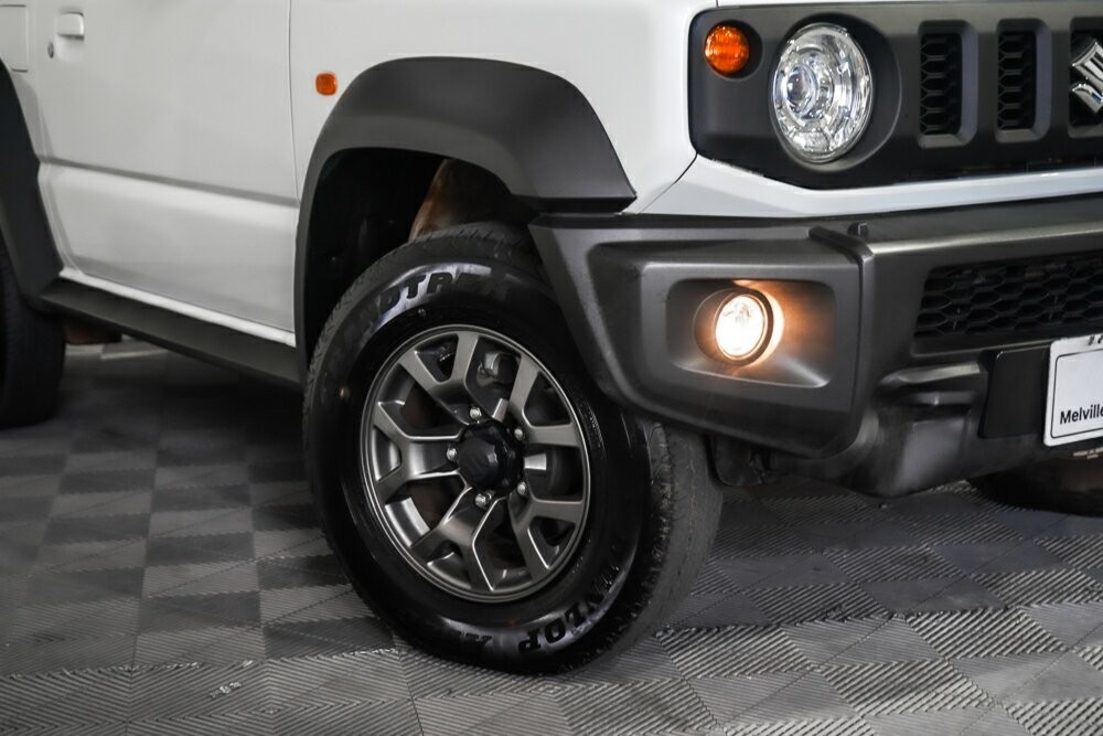 Suzuki Jimny image 2