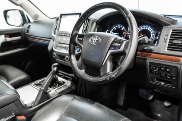 https://vehicle-cdn.autoleague.cloud/17009_11018370_10.jpg
