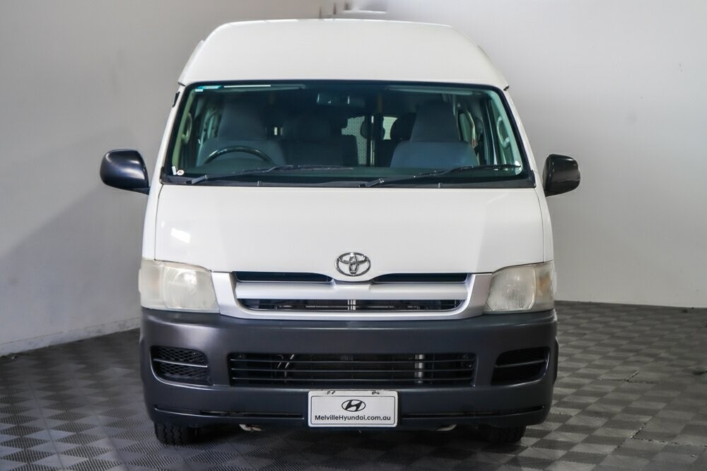 Toyota Hiace image 3