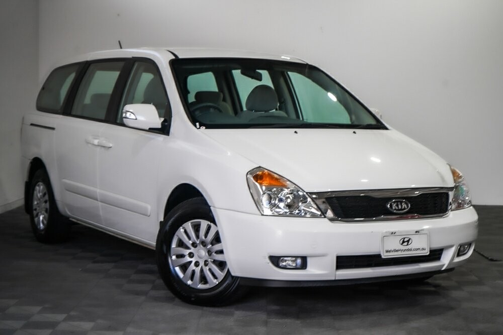 Kia Grand Carnival image 1