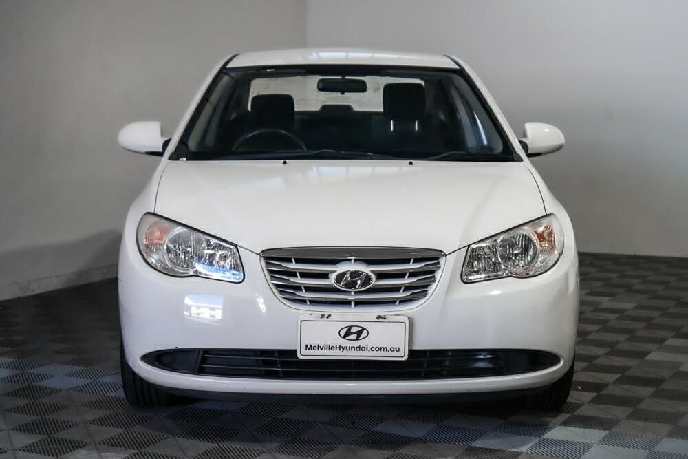 Hyundai Elantra image 3