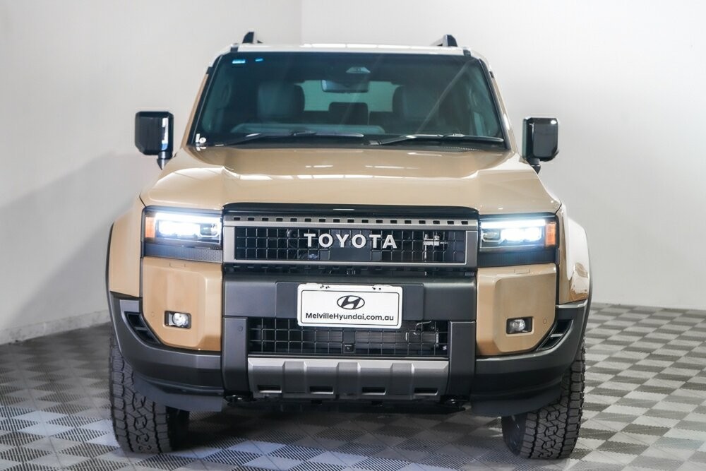 Toyota Landcruiser Prado image 3