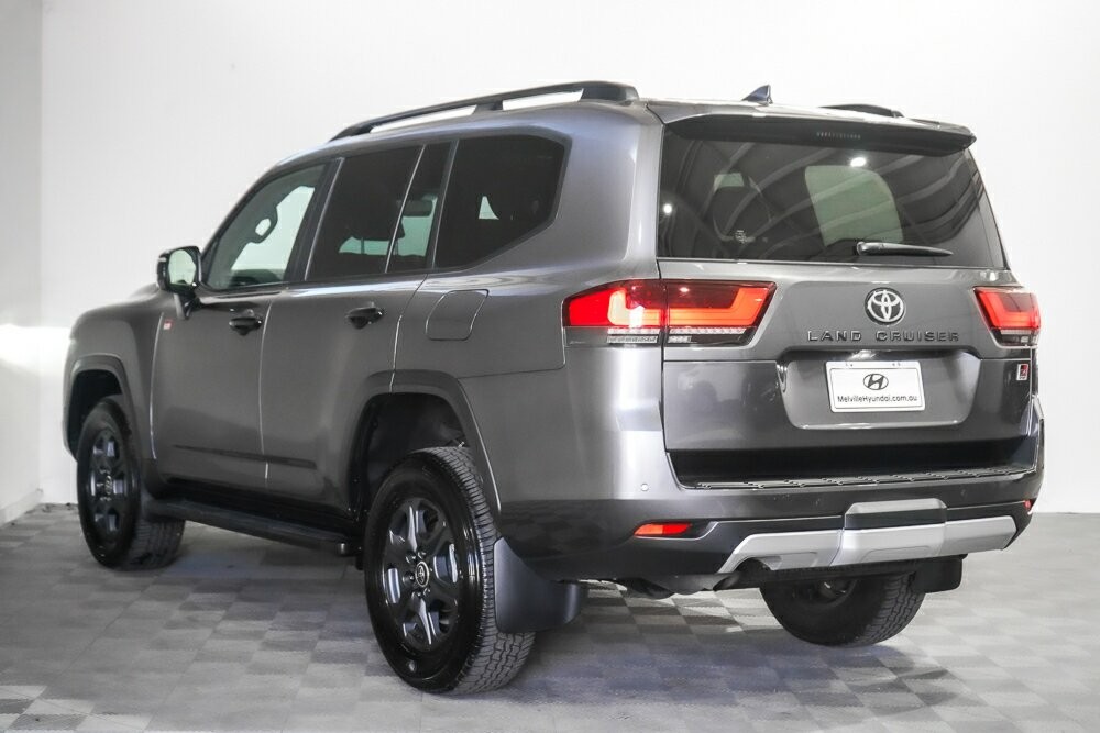 Toyota Landcruiser image 4