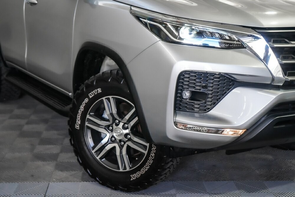 Toyota Fortuner image 2