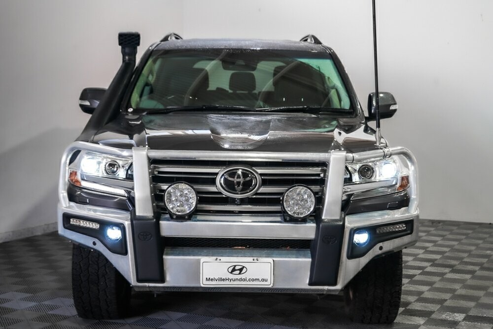 Toyota Landcruiser image 3