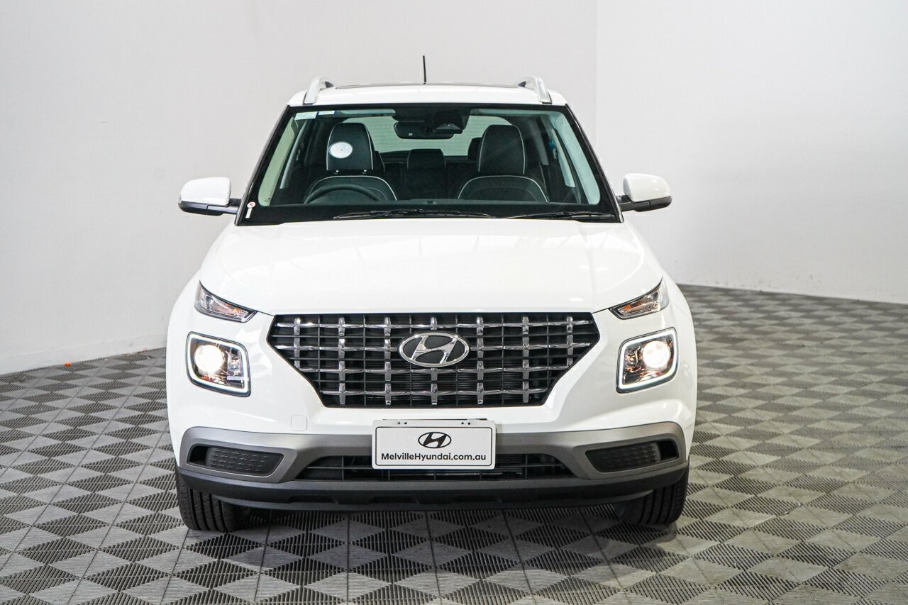 Hyundai Venue image 3