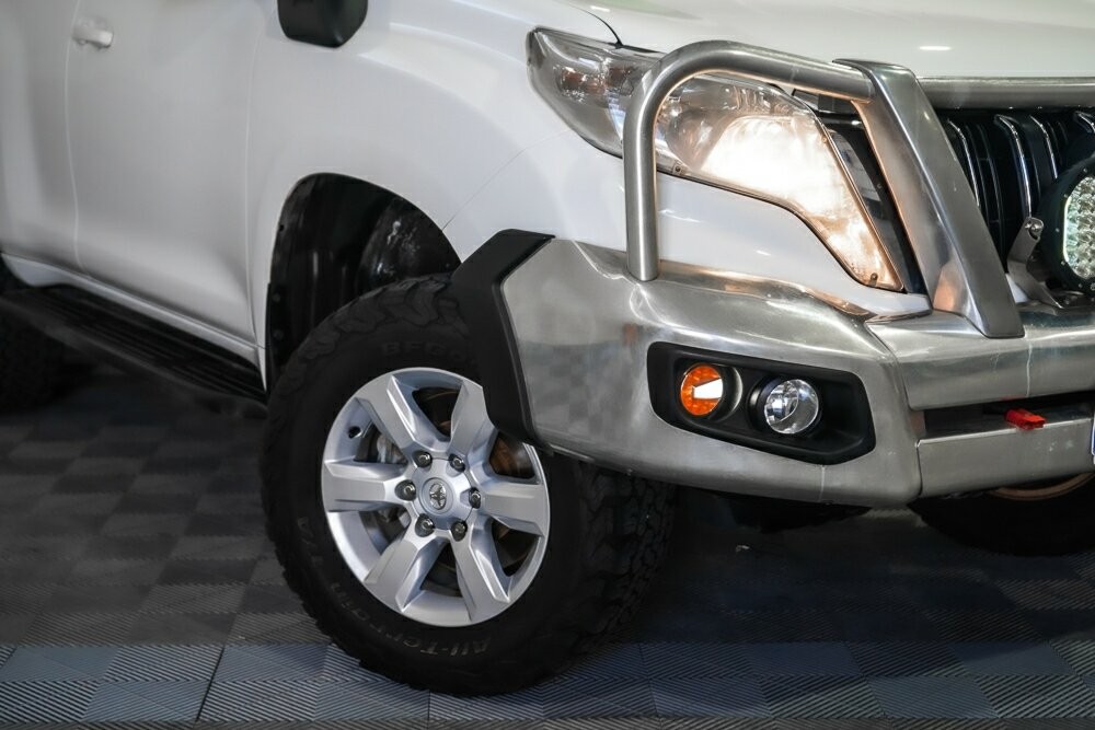 Toyota Landcruiser Prado image 2