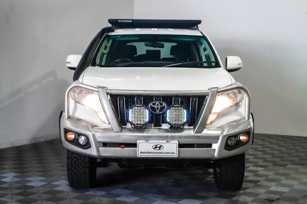 Toyota Landcruiser Prado image 3