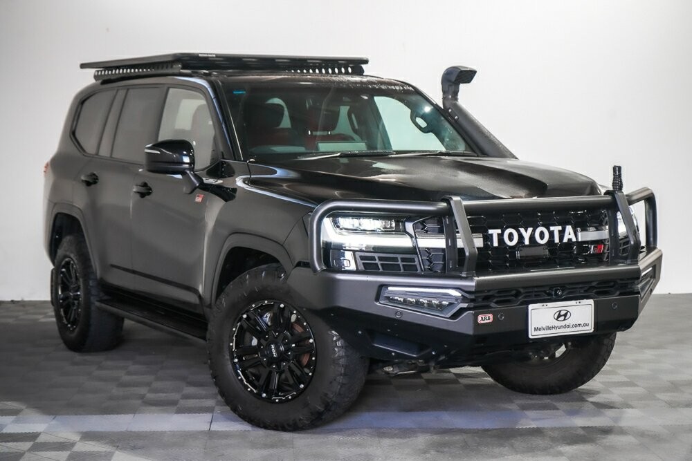 Toyota Landcruiser image 2