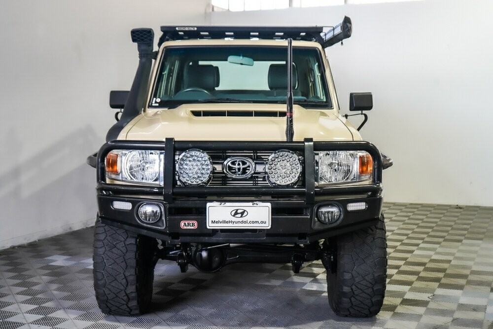Toyota Landcruiser image 3