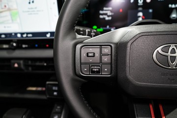 https://vehicle-cdn.autoleague.cloud/17009_11018453_23.jpg