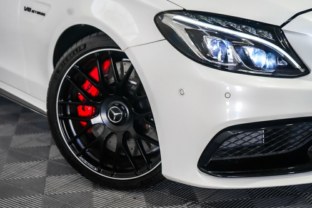 Mercedes Benz C-class image 2