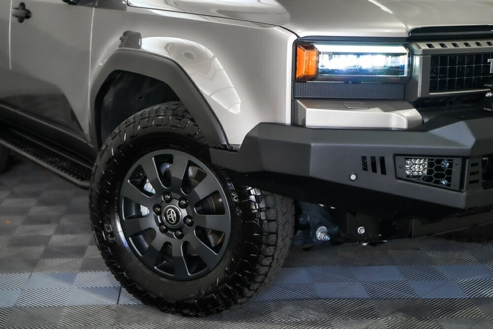 Toyota Landcruiser Prado image 2