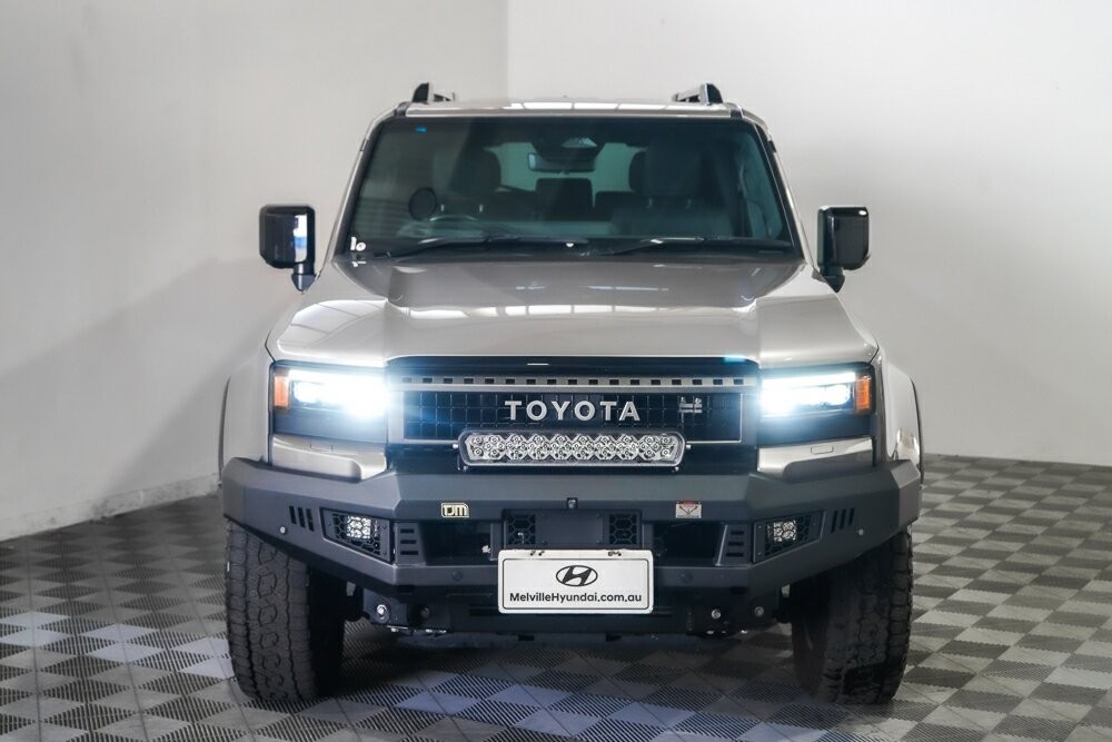 Toyota Landcruiser Prado image 3