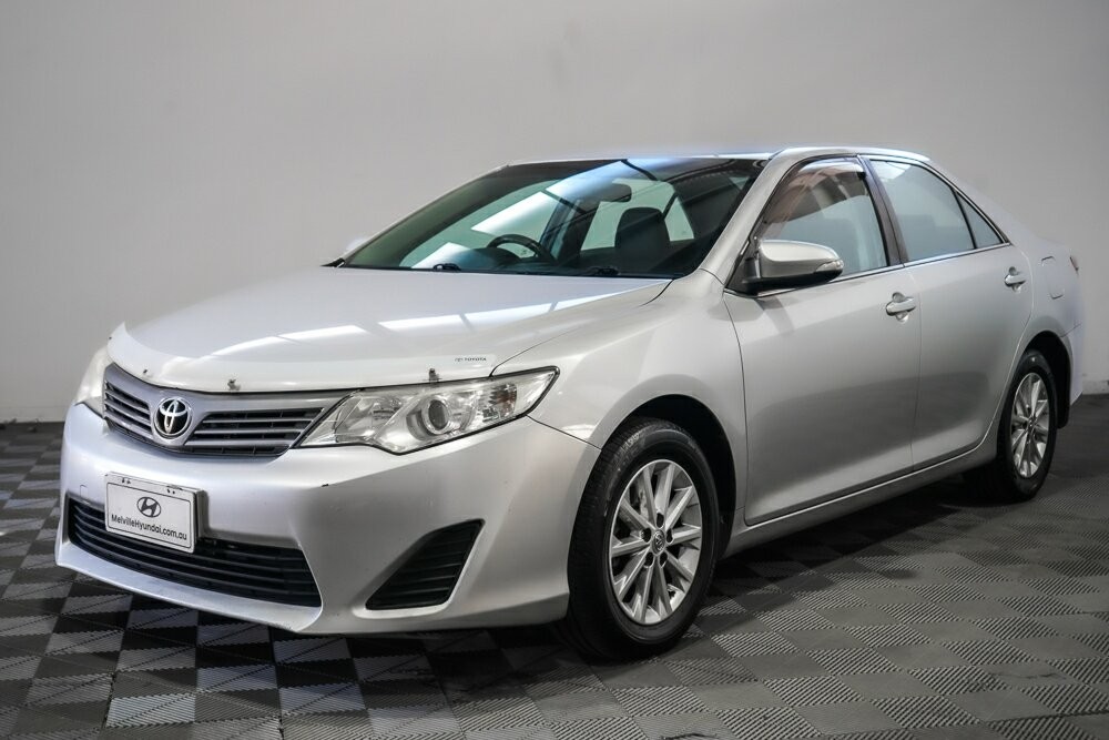 Toyota Camry image 4