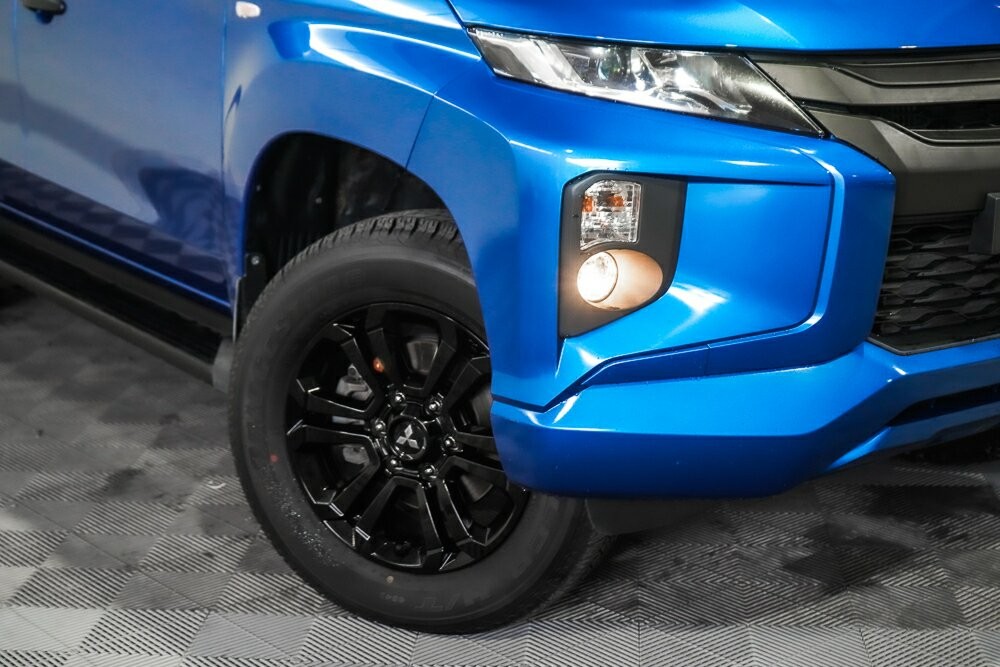 Mitsubishi Triton image 2