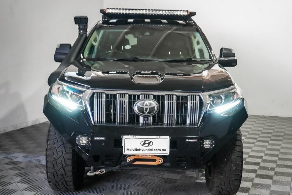 Toyota Landcruiser Prado image 3