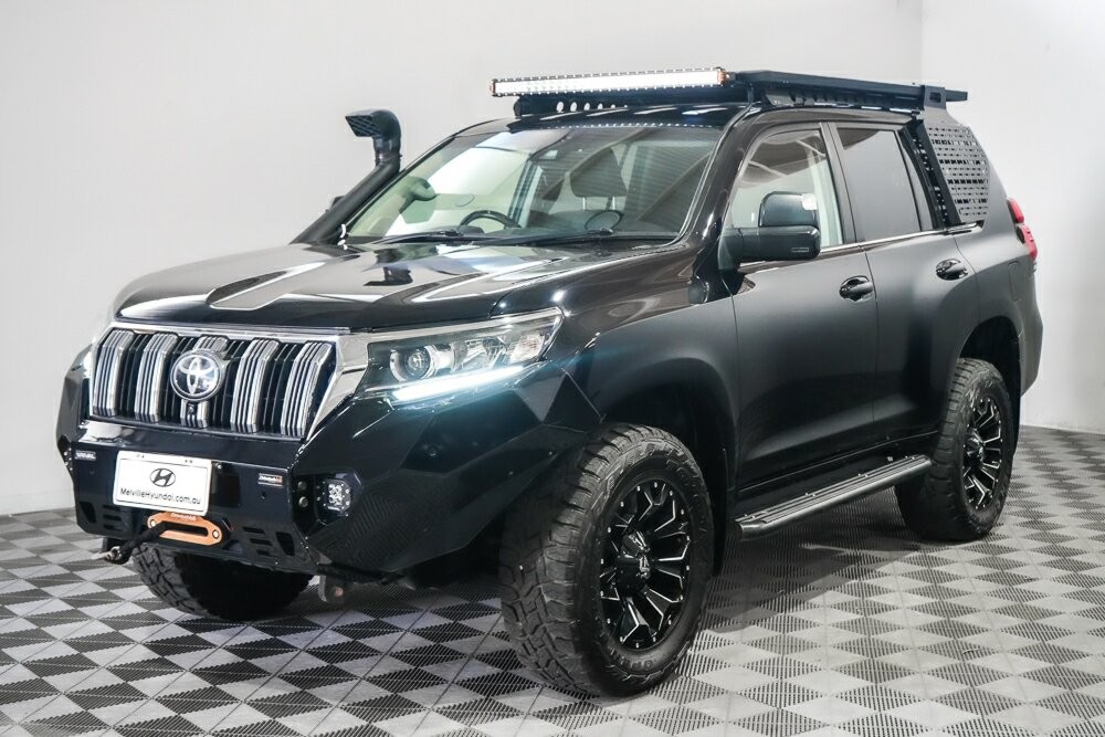 Toyota Landcruiser Prado image 4