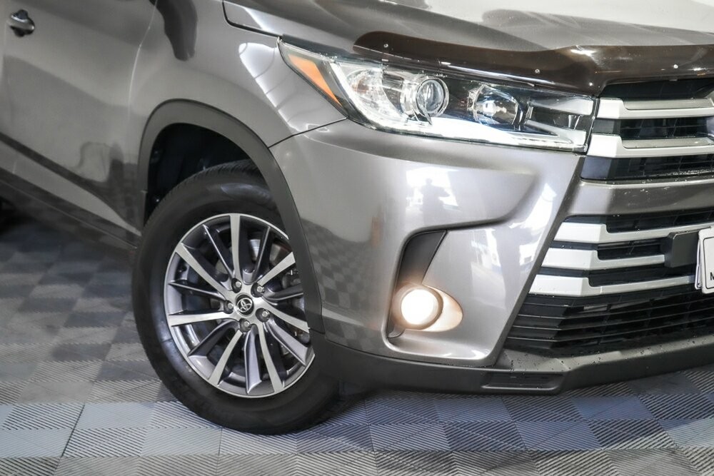 Toyota Kluger image 2