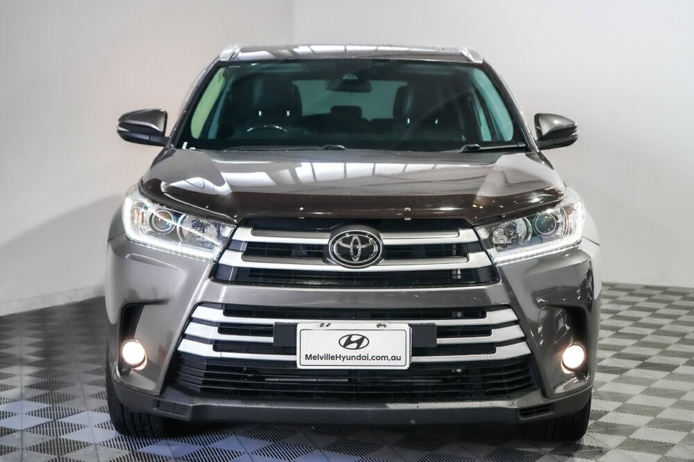 Toyota Kluger image 3