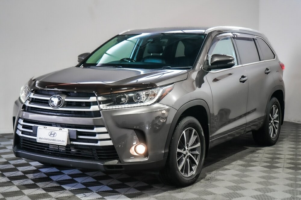Toyota Kluger image 4