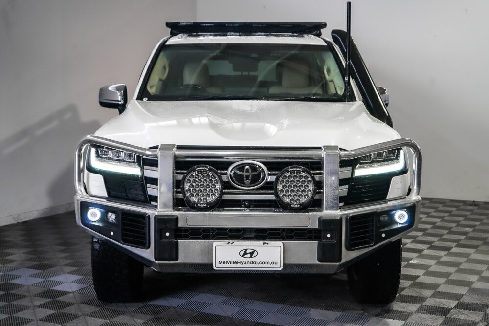 Toyota Landcruiser image 3