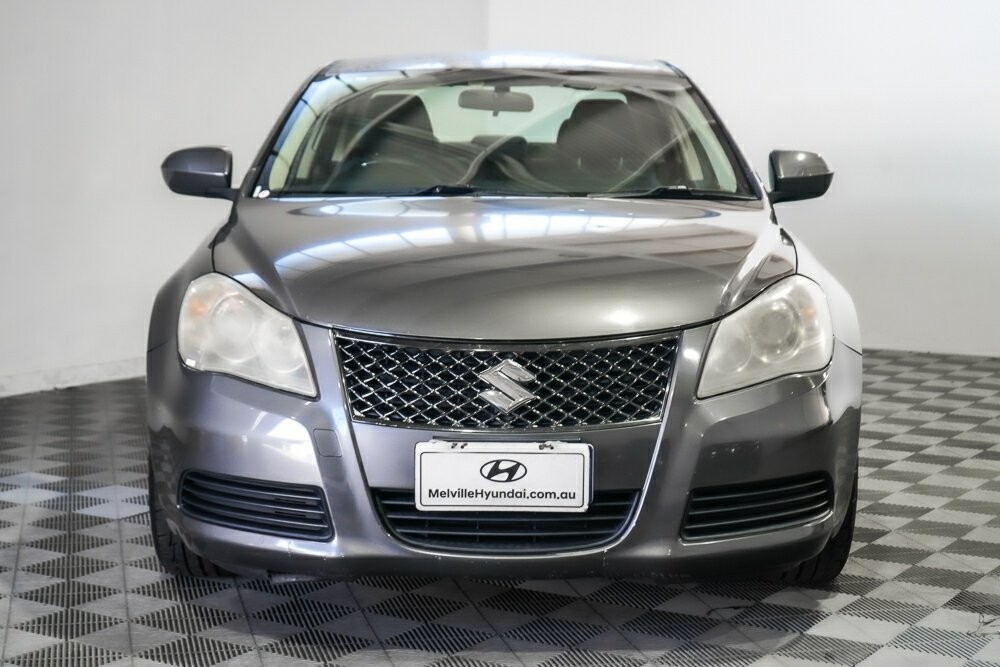 Suzuki Kizashi image 2