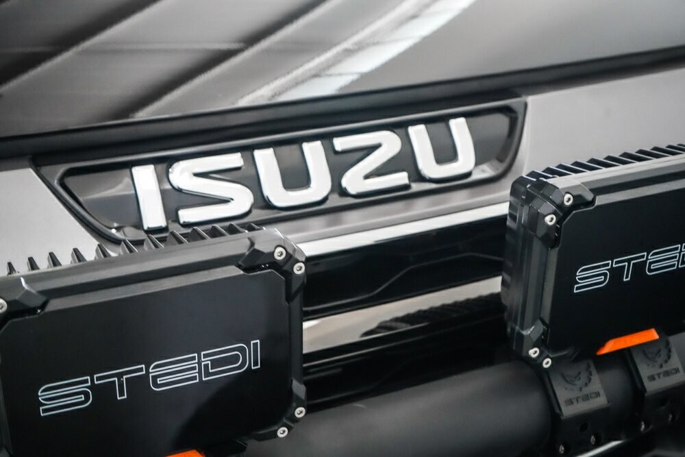Isuzu Mu-x image 3