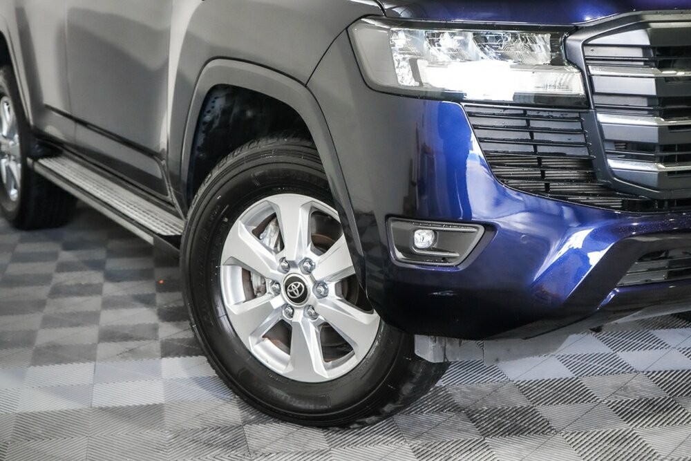 Toyota Landcruiser image 2