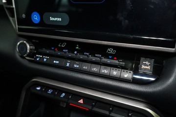 https://vehicle-cdn.autoleague.cloud/17009_11018512_19.jpg