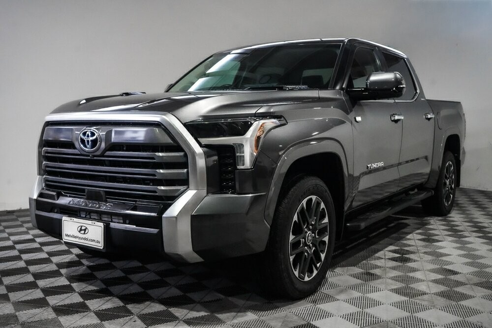 Toyota Tundra image 4