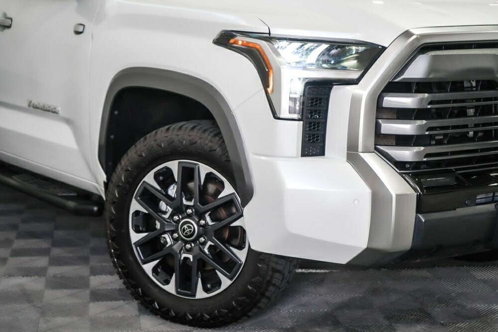 Toyota Tundra image 2