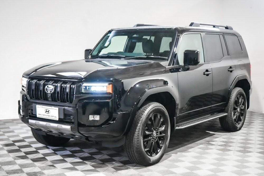 Toyota Landcruiser Prado image 4