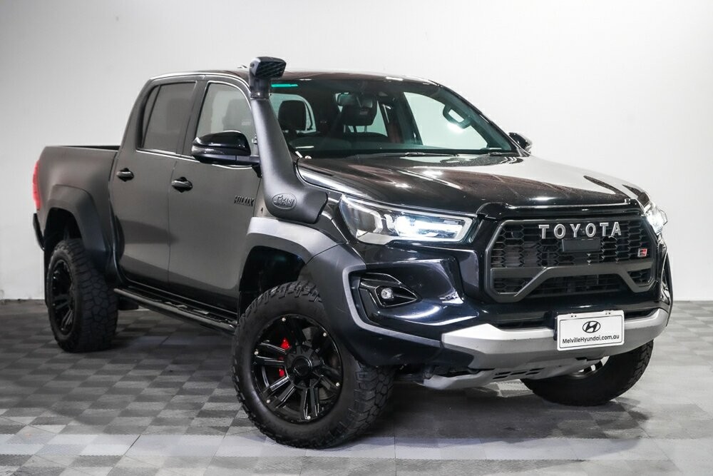 Toyota Hilux image 1