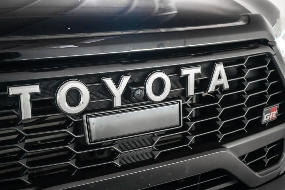 Toyota Hilux image 3